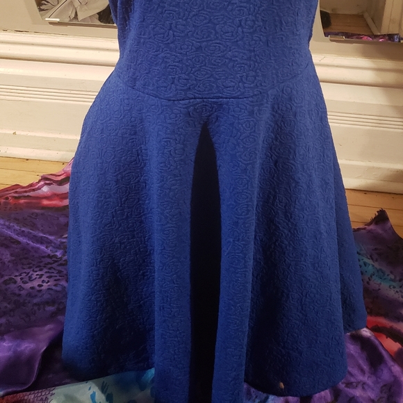 🍄2for30🍄Blue Open back pin up style dress - Picture 3 of 9